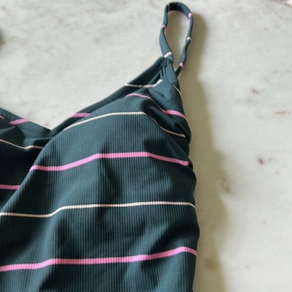 Kona Sol gray and pink stripe one piece bathing suit size SMALL NEW - Picture 4 of 9